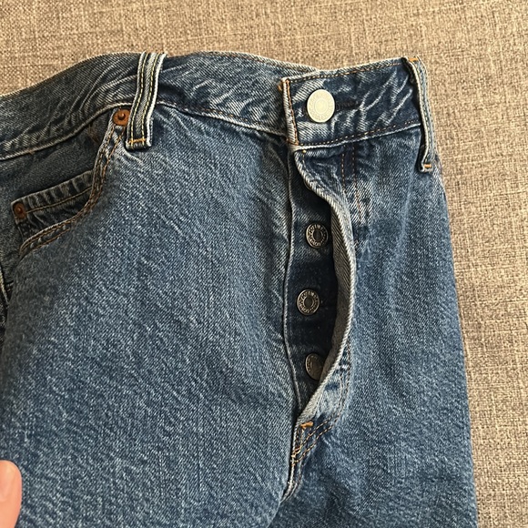 Levi’s 501 Denim Shorts - Picture 6 of 6